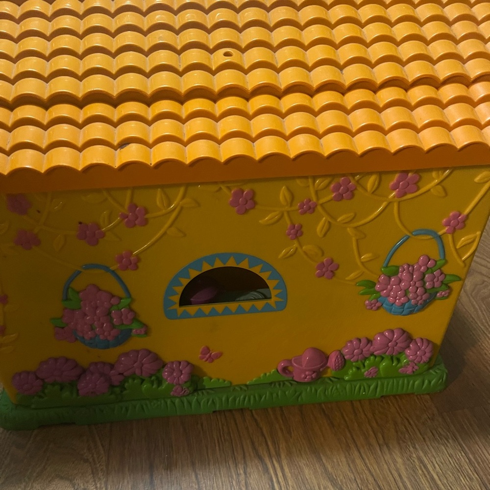 Dora house talks retro original Dora house